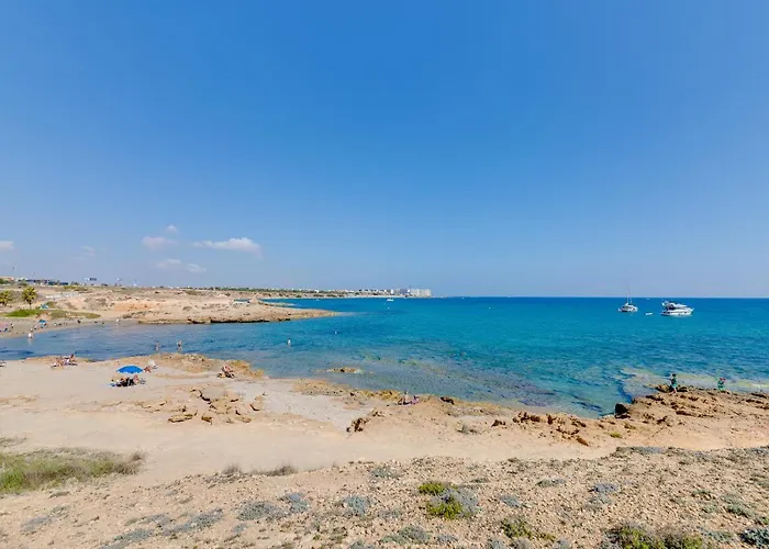 Cb Living - 2 Bedroom Beach Condo, Playa Flamenca