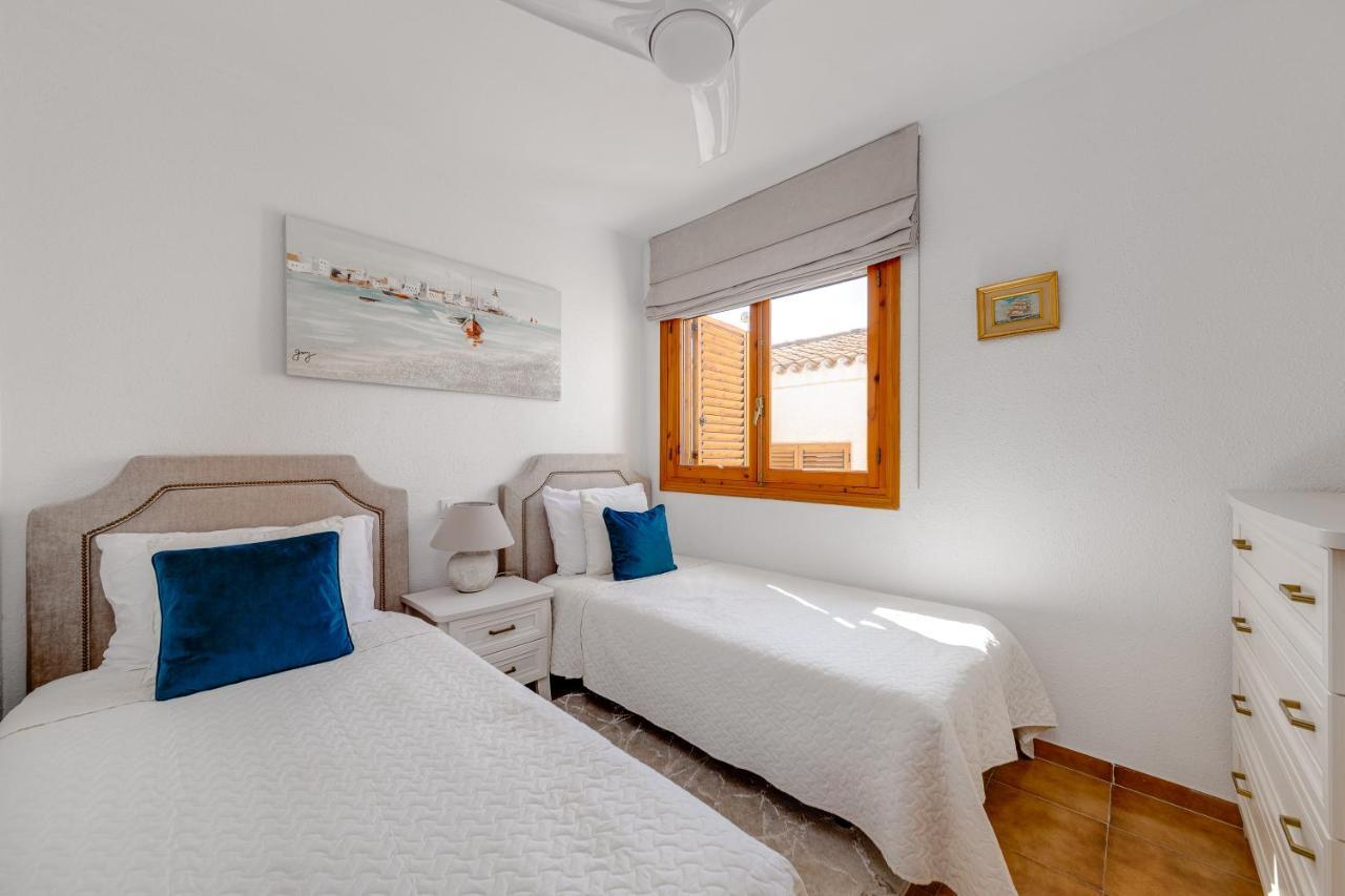Cb Living - 2 Bedroom Condo, Playa Flamenca Apartament